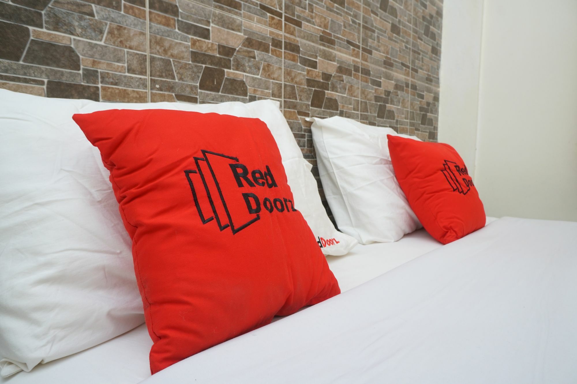 Wisma tamu Reddoorz @ Ciumbuleuit Area